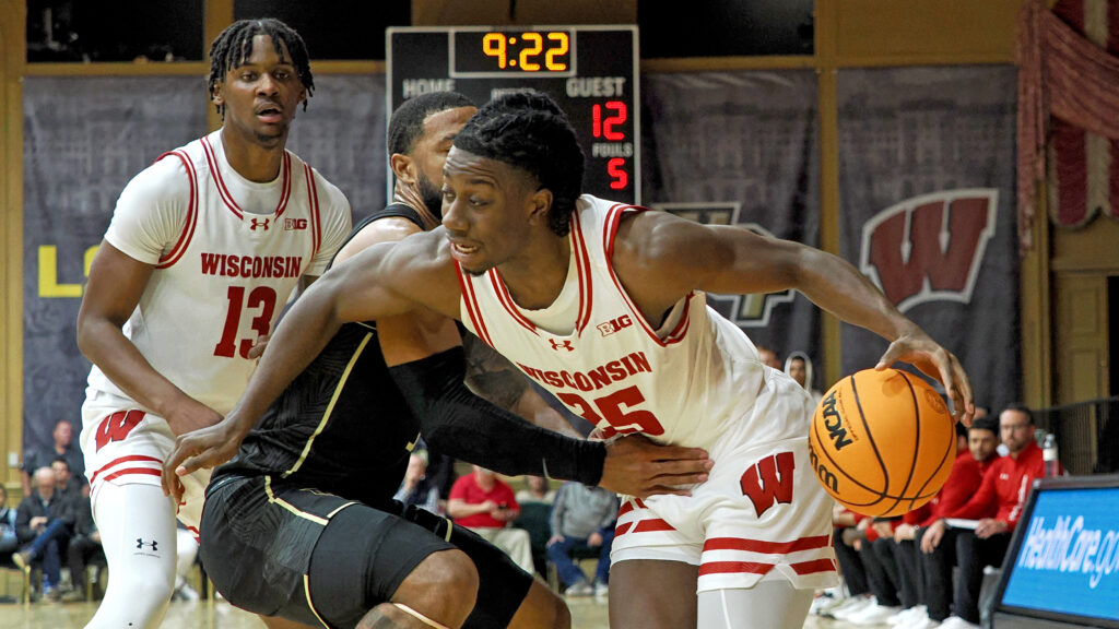 Wisconsin, Pitt Advance to Sunday’s Greenbrier Tip-Off Title Game